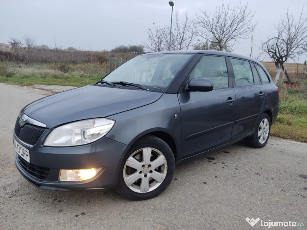 Skoda Fabia 1.2 benzina EURO 5 ,an 2011, înmatriculat