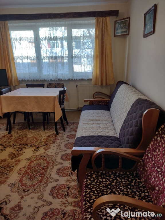 Proprietar,apartament 3 camere, semidecomandat,Bacău,zona URA