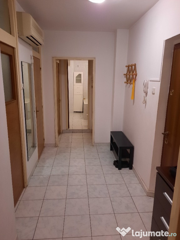 Inchiriere apartament 2 camere, spațios, zonă liniștită.