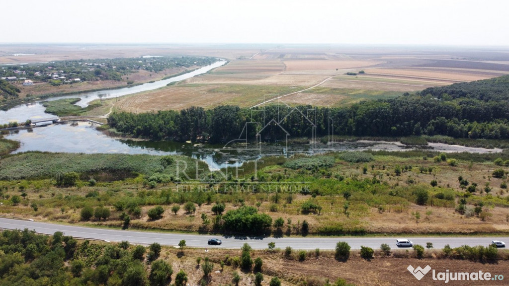 Teren langa lac Naipu
