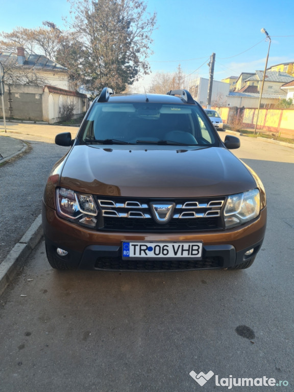 Vând Dacia Duster