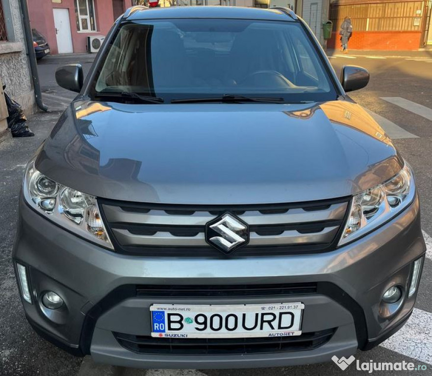 Suzuki Vitara argintie, benzina, 120CP - din 2018- 52000km reali