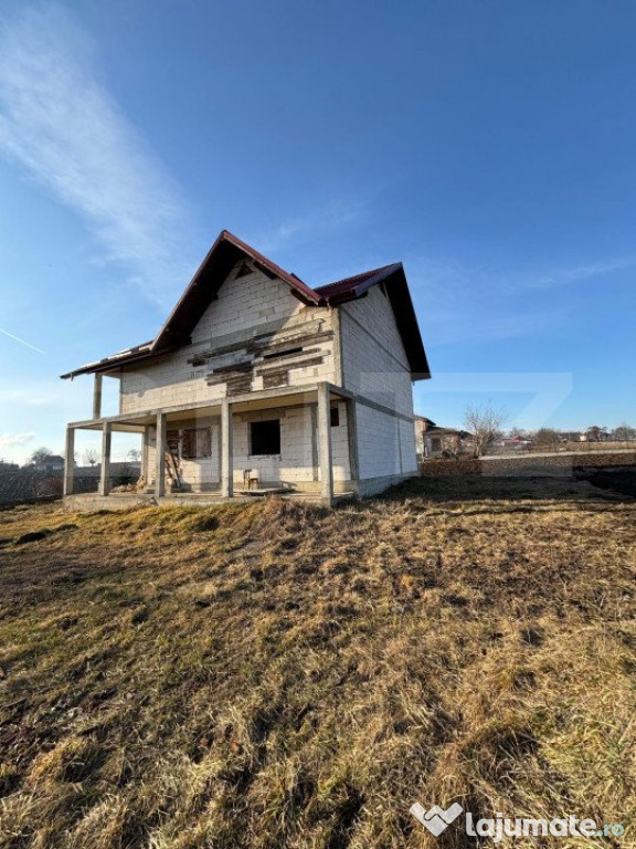 Casa individuala la rosu,120mp utili,5000 mp teren,(loc.Frum