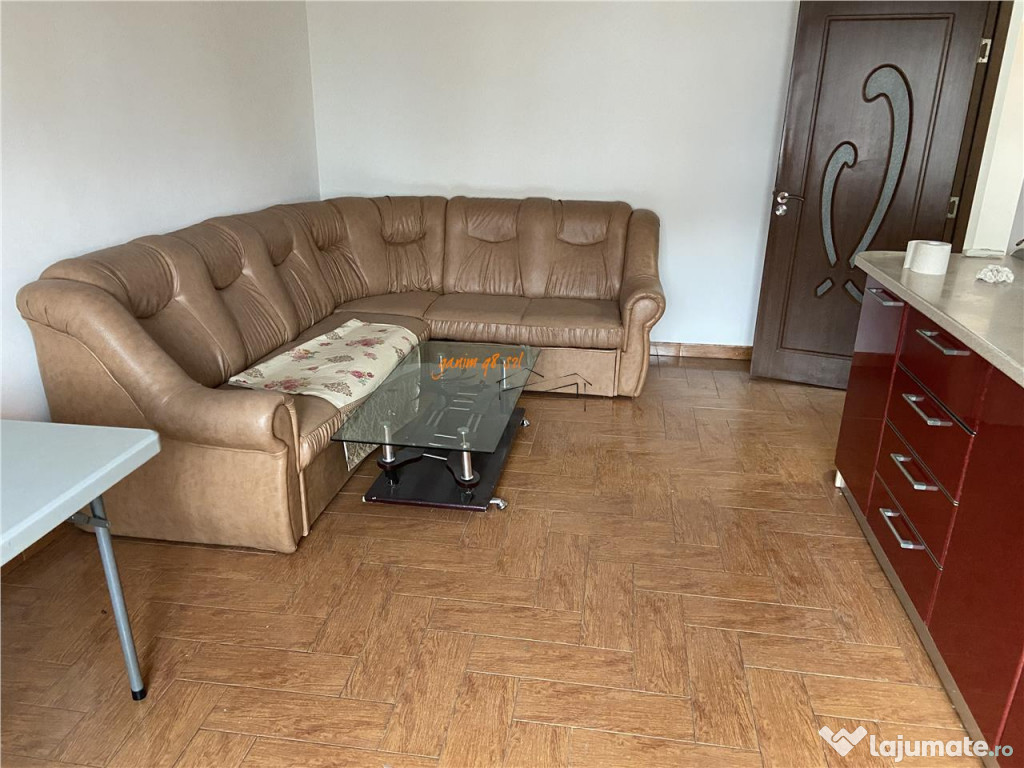 Apartamenr 3 camere , zona ultracentrala, imbunatatit , libe