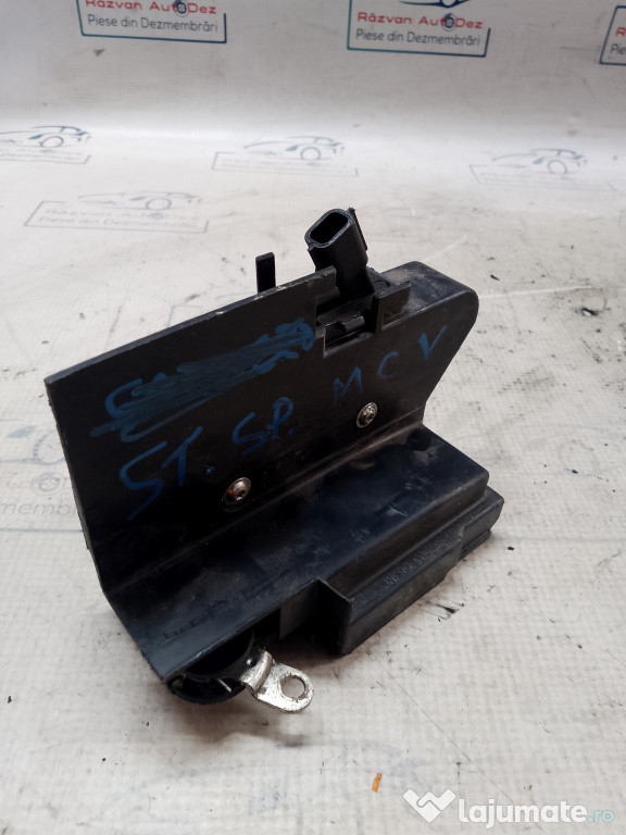 Set Centuri fata cu capsa Audi A4 B8 2012