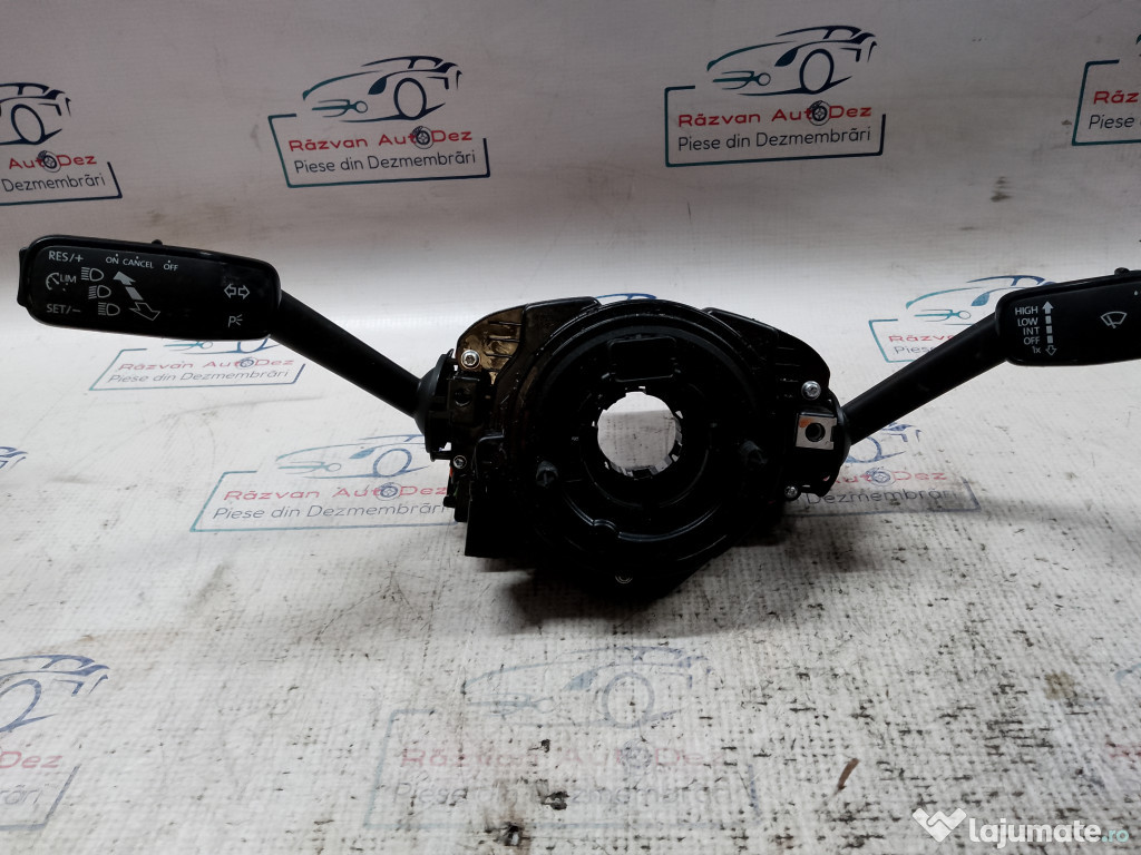 Grila proiector stanga Volkswagen Jetta 2012