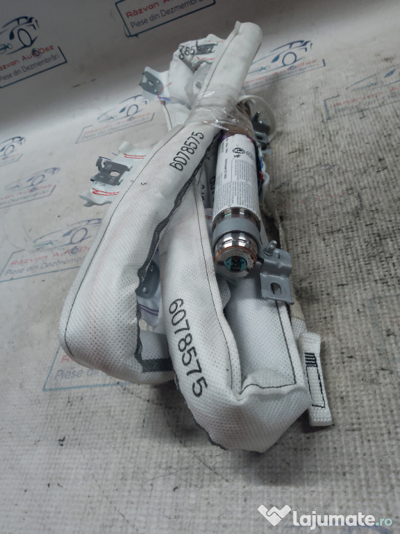 Grila proiector stanga Volkswagen Golf 5 2004
