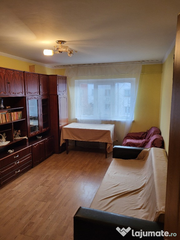 Închiriez apartament 2 camere decomandat ramnicu valcea