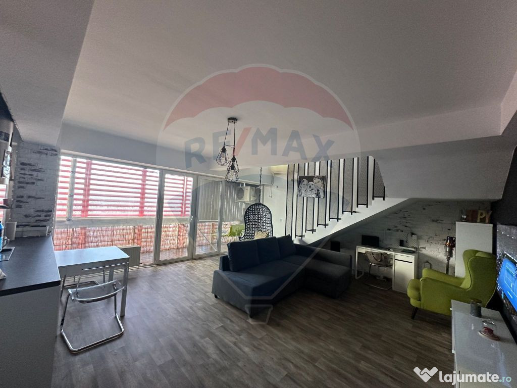 Apartament cu 3 camere de vânzare în zona Subcetate