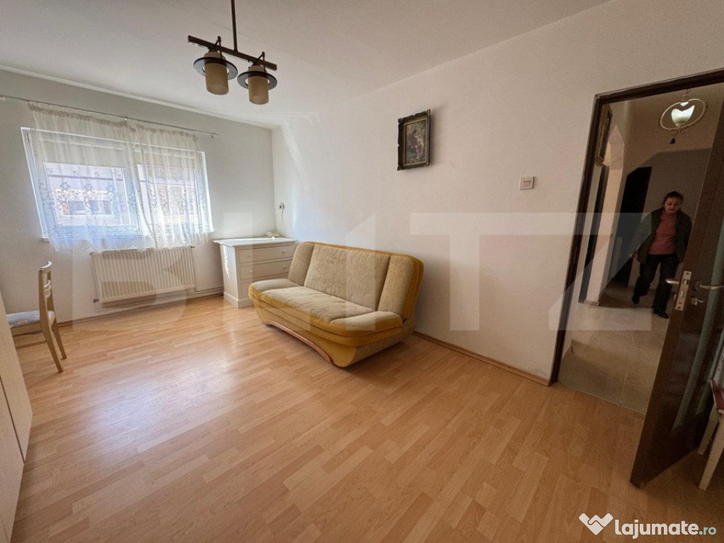 Apartament 2 camere, decomandat, 50 mp, cartier Vasile Aaron