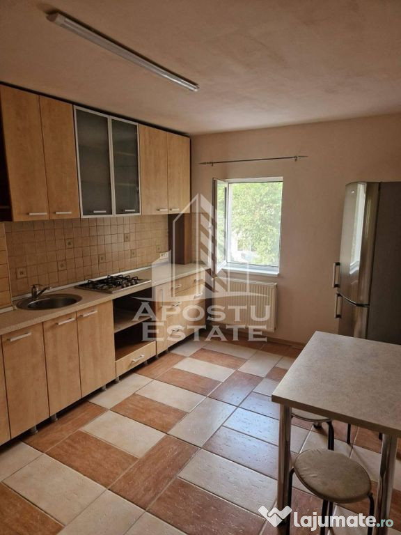 Apartament 2 camere , centrala proprie, zona Dambovita.