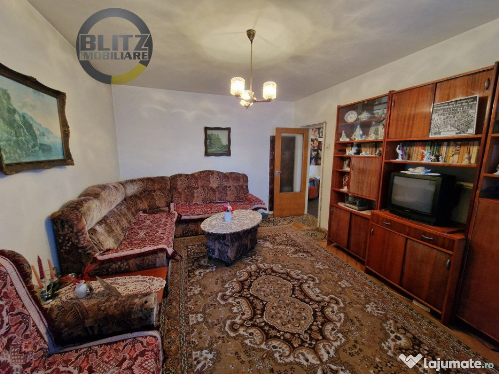 Apartament de vanzare 3 camere - zana Albina