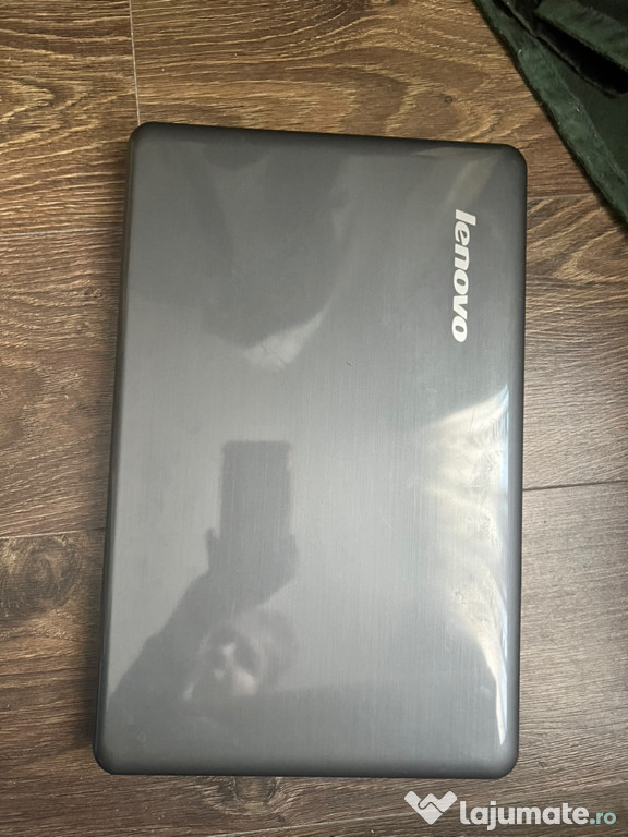 Vând Laptop lenovo