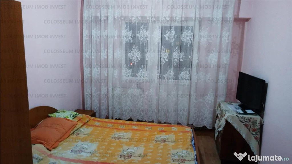 Apartament cu 4 camere,decomandat - zona Racadau