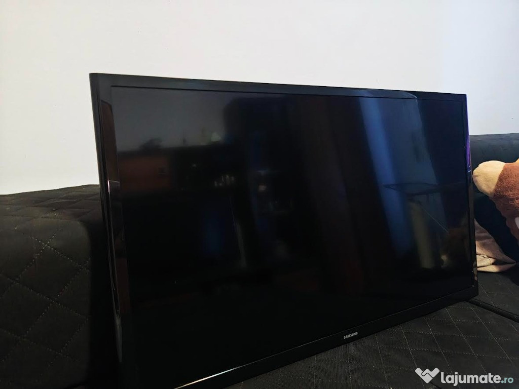 Televizor Samung 70 CM cu suport de perete