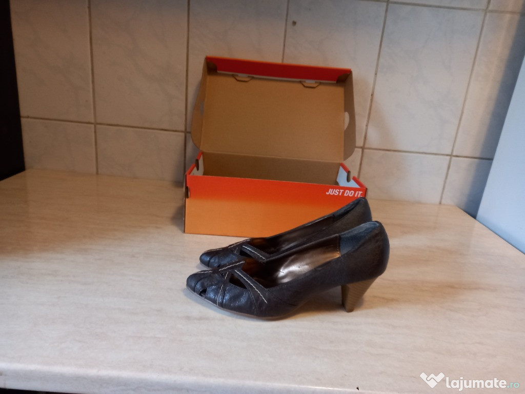 Pantofi de var decupati 36