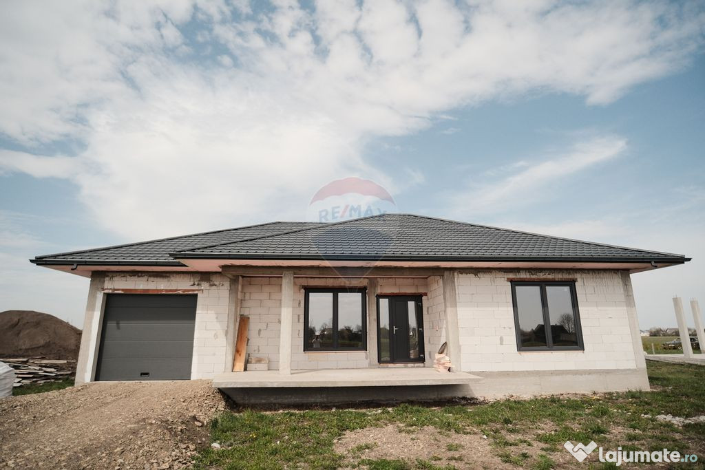 Casă / Vilă cu 4 camere de vânzare