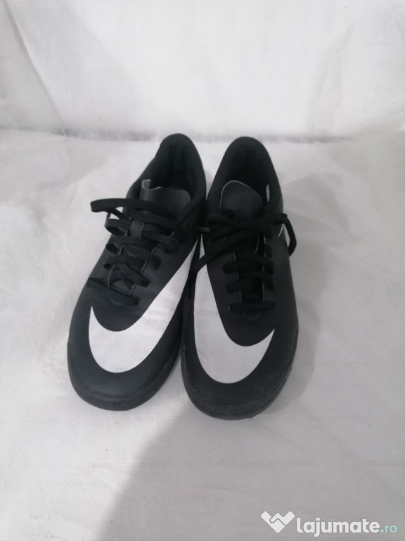 Ghete de fotbal NIKE nr. 40