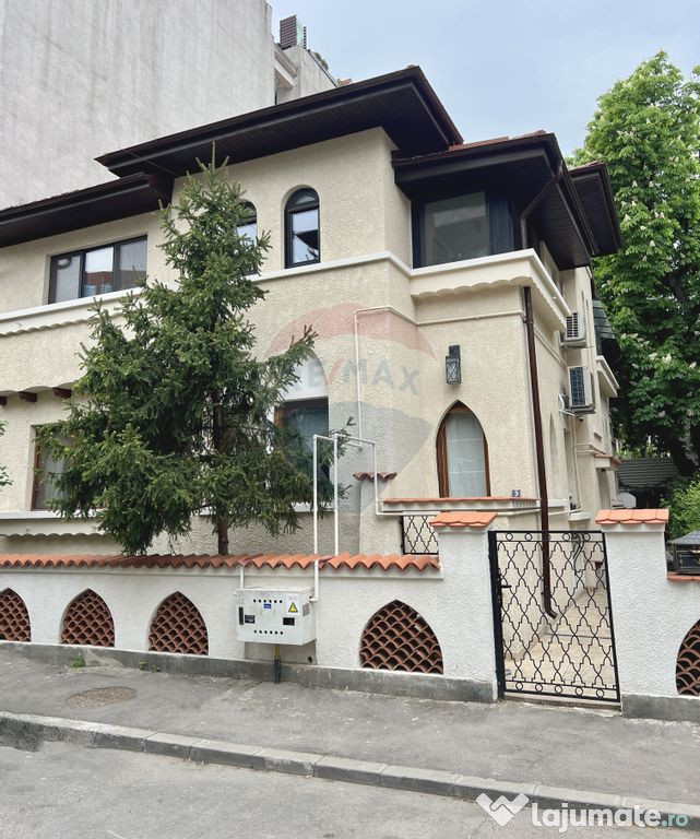 DE INCHIRIAT Apartament 3 camere –Stefan cel Mare