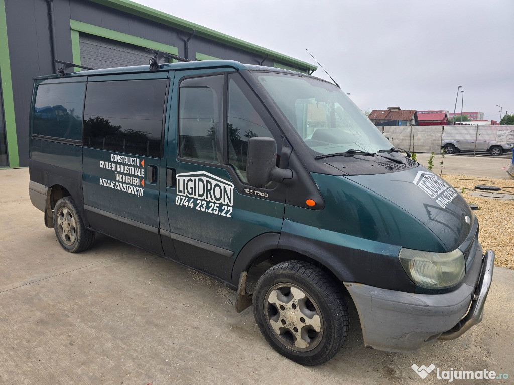 Ford transit autoutilitara