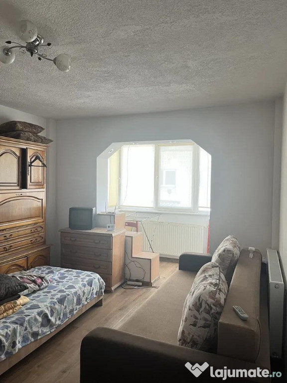 Apartament cu 2 camere, nedecomandat - zona Bartolomeu