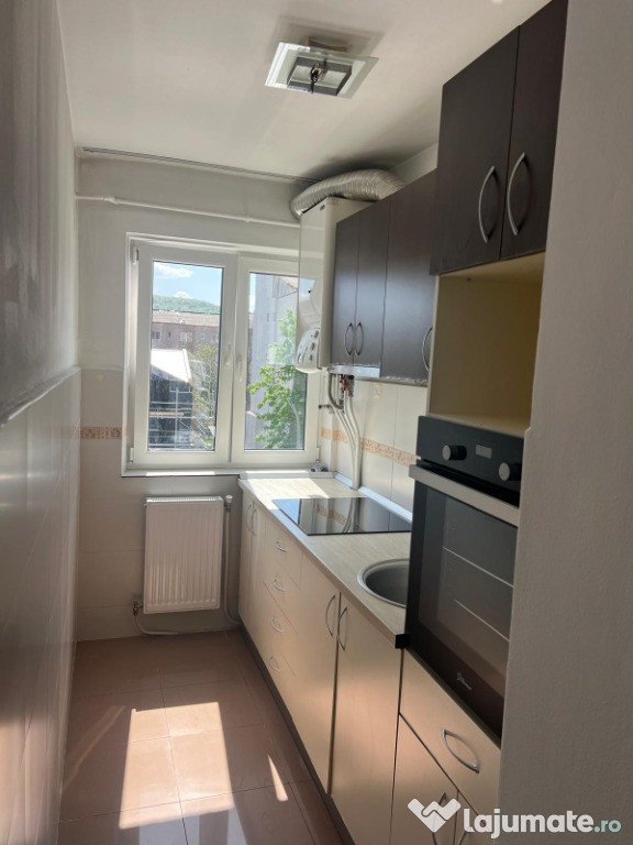 Apartament 2 camere, zona Piața Decebal