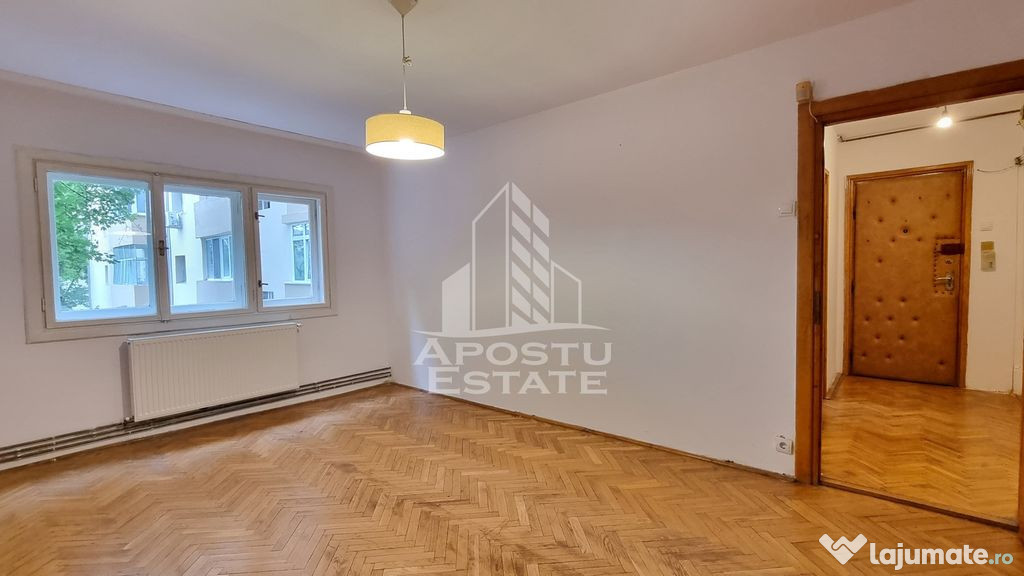 Apartament 4 camere, decomandat, etaj intermediar, Calea ...