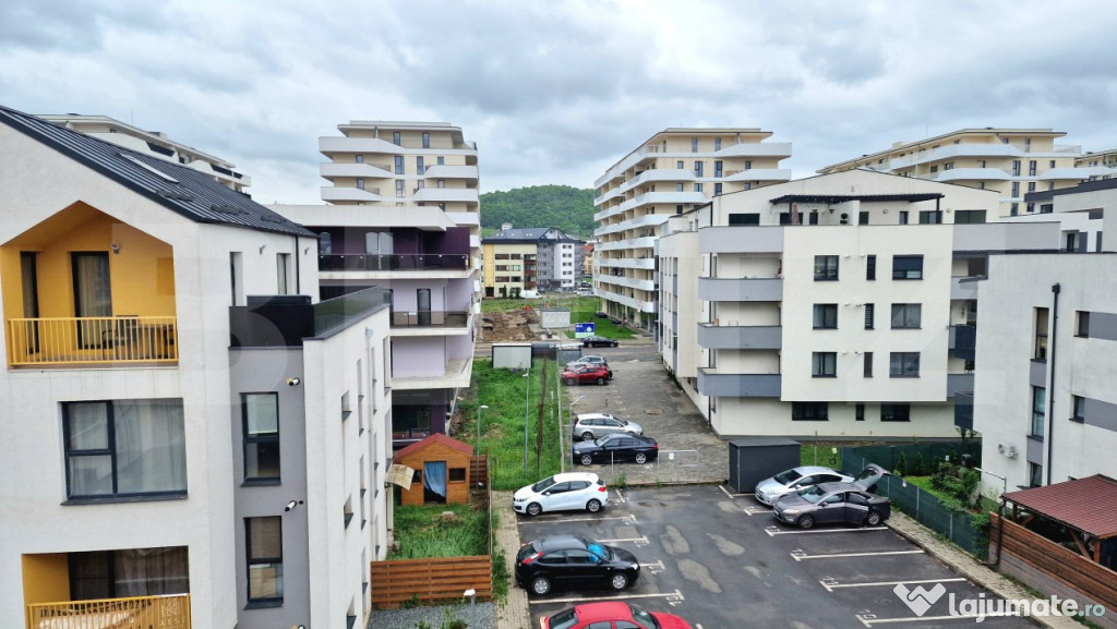 Apartament cu 2 dormitoare, 56mp, 2 parcari, baie cu geam, z