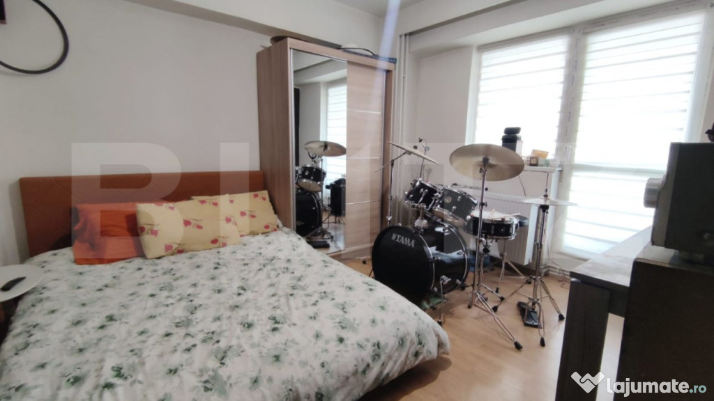Apartament 3 camere, 80 mp + balcon 24 mp, de vânzare –