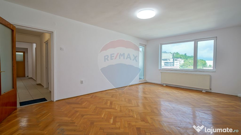 Apartament cu 3 camere de închiriat în zona Grivitei