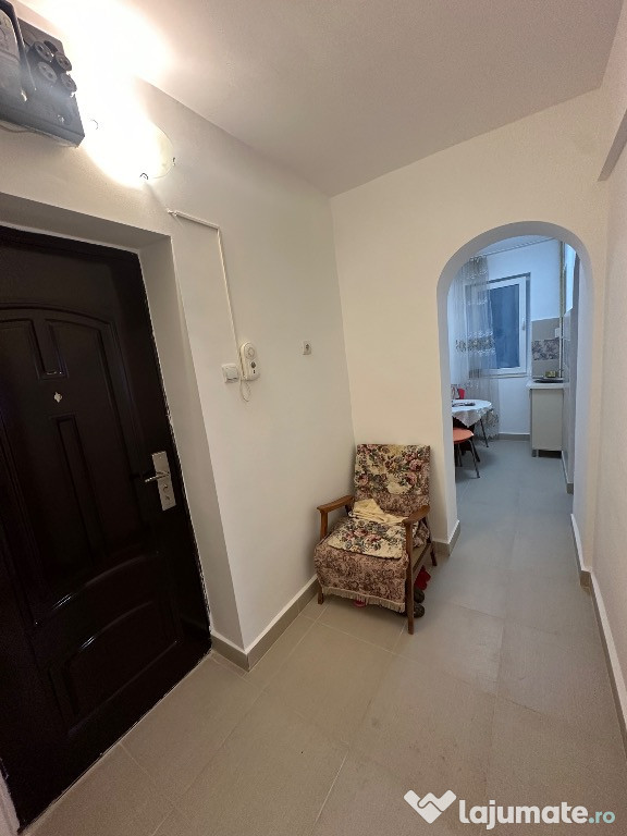 Proprietar vând apartament 2 camere in Dacia, Deva