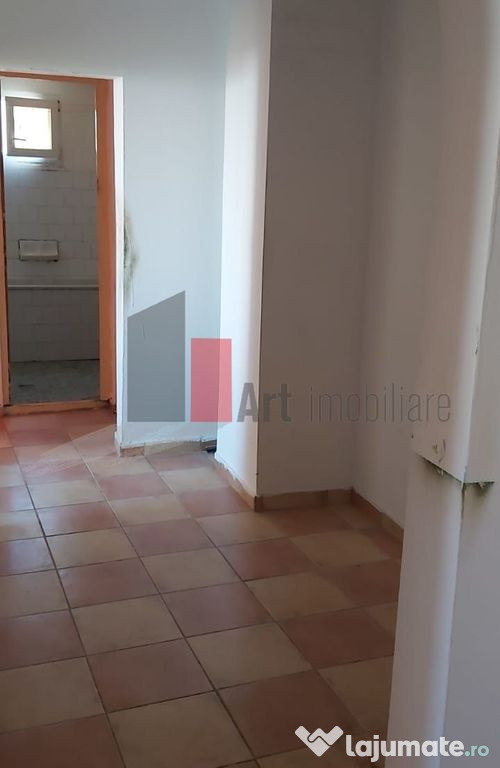 Vânzare apartament 3 camere Apărătorii Patriei - Spiru...