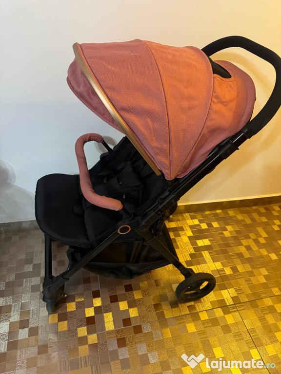 Căruț bebe pliabil perfect pentru călătorii
