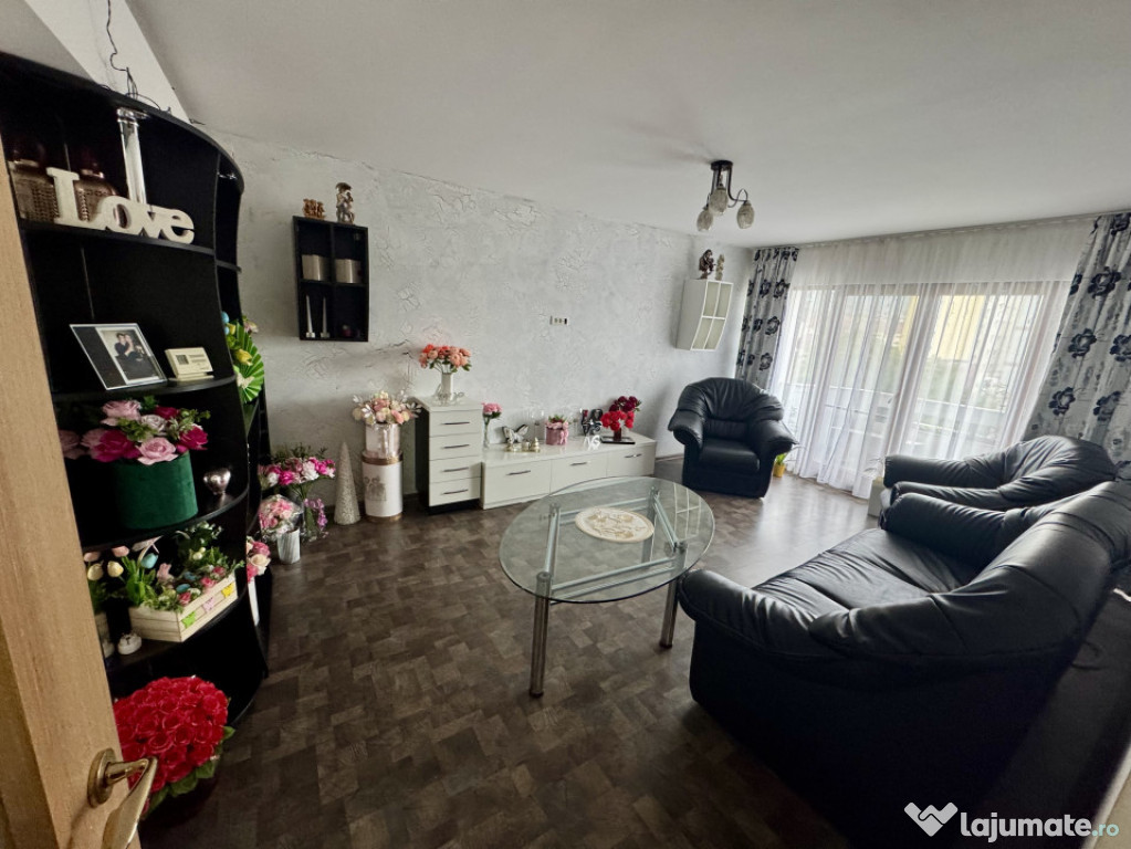 Apartament 4 camere spatios central zona linistita