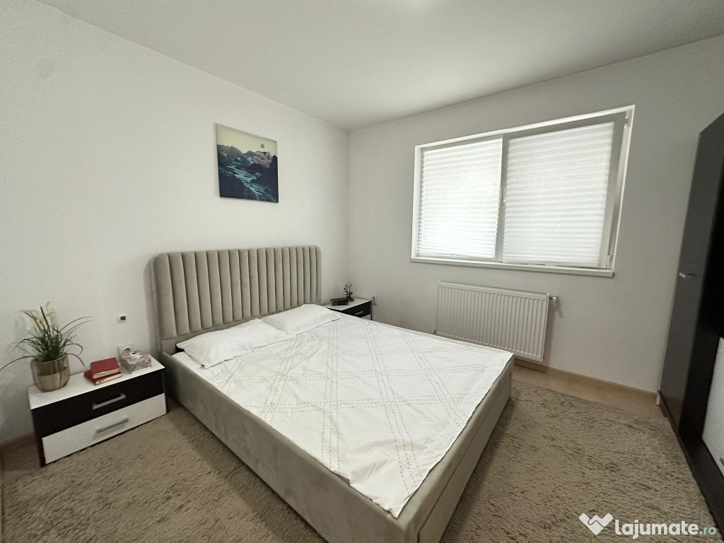 Apartament 3 camere de vânzare – mobilat, utilat, cu loc de parcare!