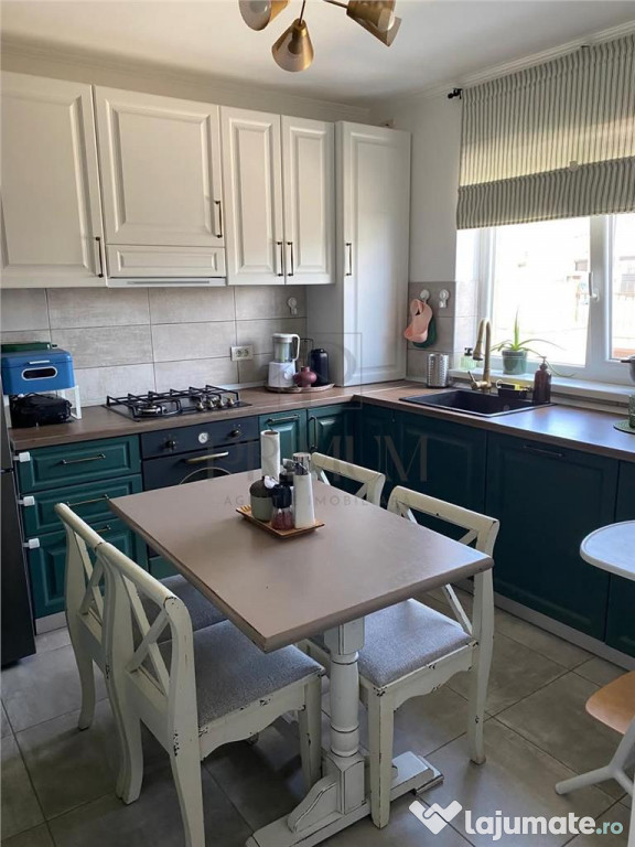 Duplex mobilat utilat - toate utilitatile - curte amenajata