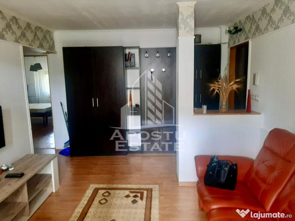 Apartament 2 camere,etaj intermediar,centrala proprie,zon...