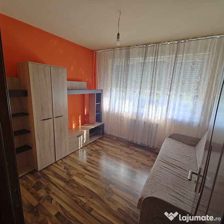 Vand apartment 2 camere, decomandat, in zona Rogerius