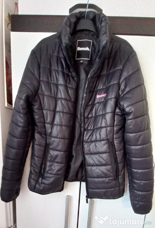 Geaca din puf neagra de dama Bench NOUA masura S