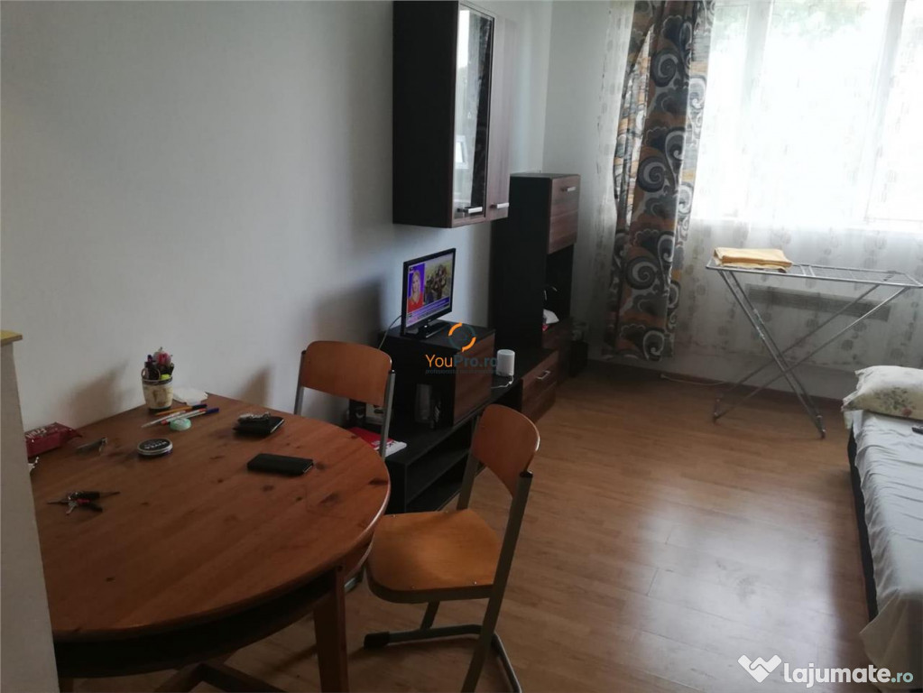 Garsoniera de etaj 3 zona Lipovei