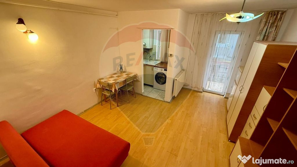 Apartament cu o camera de închiriat