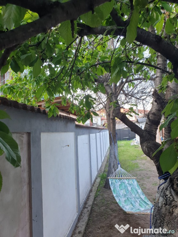 Casa centru zona Madona Dudu, teren 350 m2