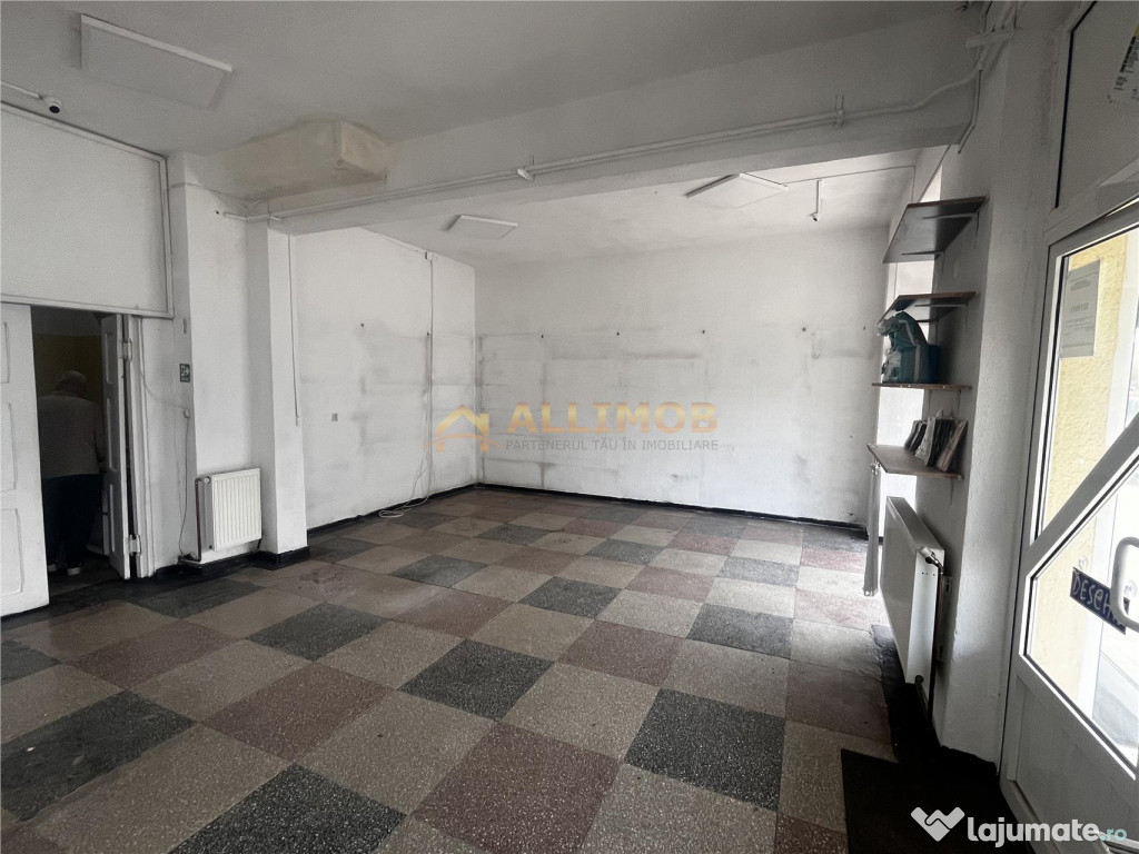 Spatiu comercial de 120 mp in Plopeni, zona cu vad .