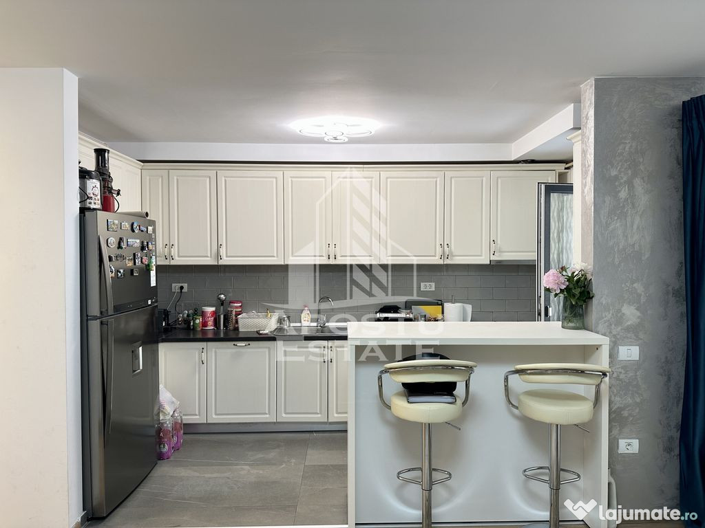 Apartament cu 3 camere, 2 bai, parcare inclusa, Aradului