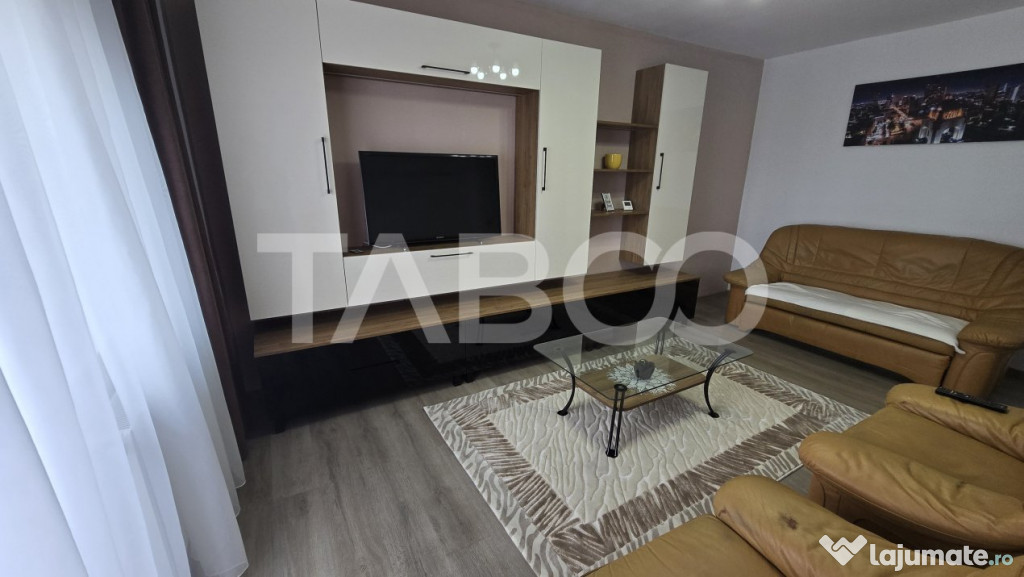 Aparament de vanzare Strand 2 camere balcon renovat integral