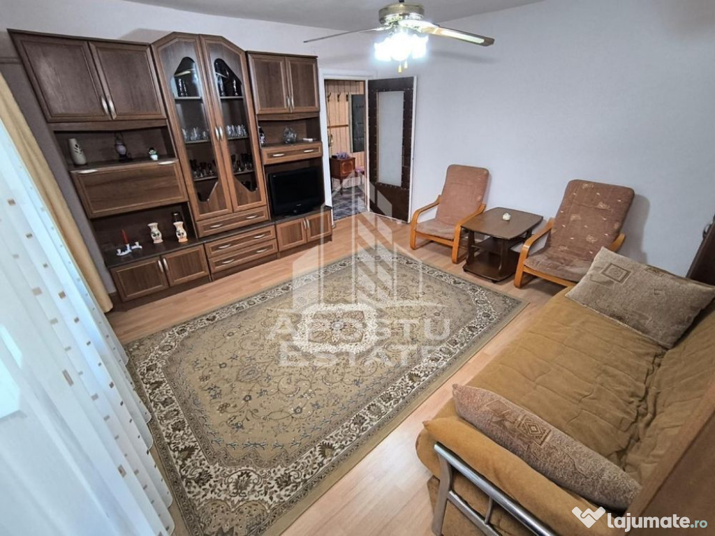 Apartament cu 3 camere, 2 bai, 2 balcoane,decomandat, eta...