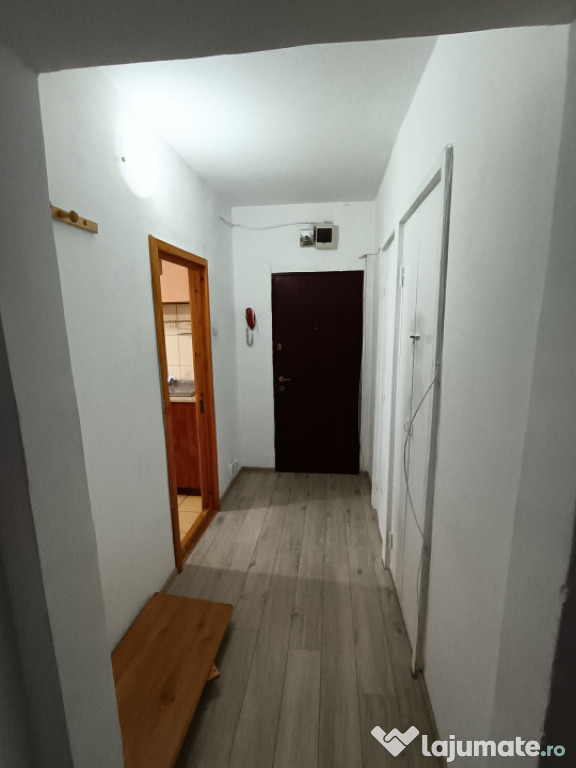 APARTAMENT 3 CAM, DECOMANDAT,COMPLET MOBILAT SI UTILAT,PET F