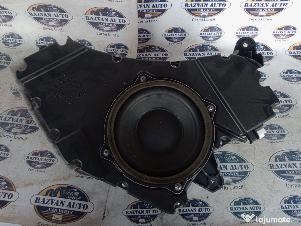 Subwoofer spate original Kia Sportage 2012