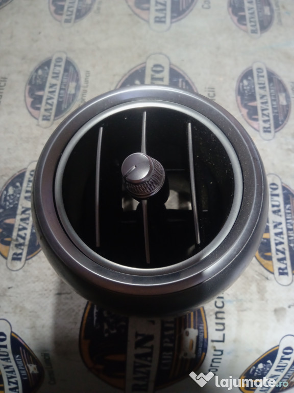 Grila ventilatie stanga Mercedes C-Class 2016