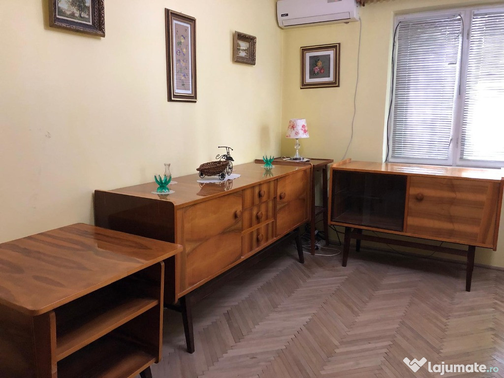 Mobila veche, set 5 piese lemn masiv cu furnir de nuc, stare f. buna